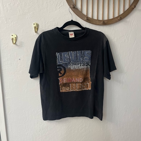 Vintage 90s Levi’s Medium Single Stitch Black Logo Graphic T-Shirt - Picture 2 of 11